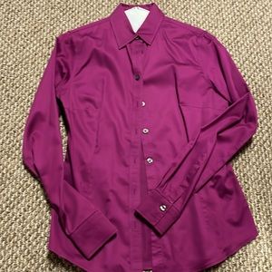 Banana Republic non iron tailor fitted l/s dress blouse. Eggplant. Almost NEW!